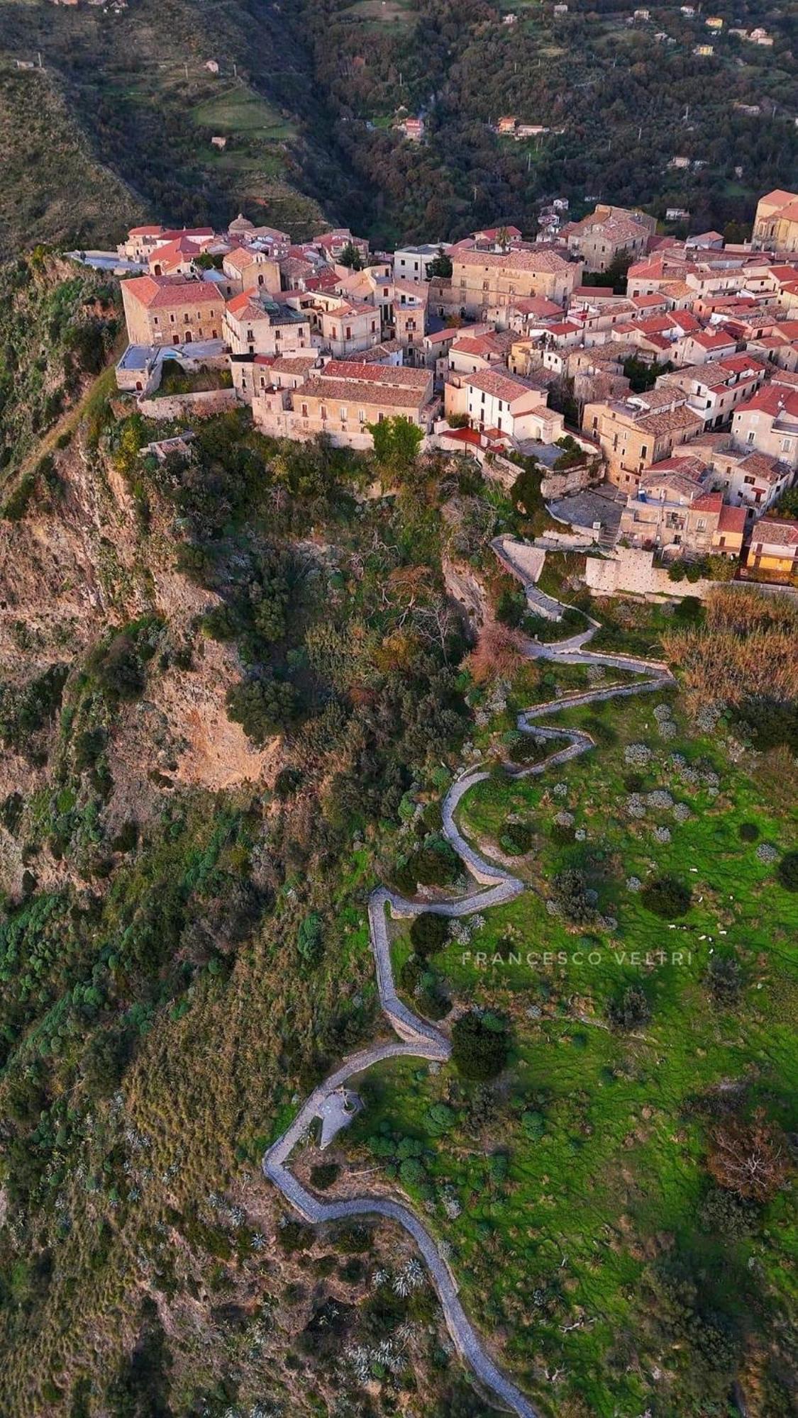 Al Castello Apartment فيومفريدو بروزيو المظهر الخارجي الصورة